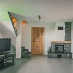 Dziki Raj - Z Widokiem Na Tatry Oraz Babia Gore